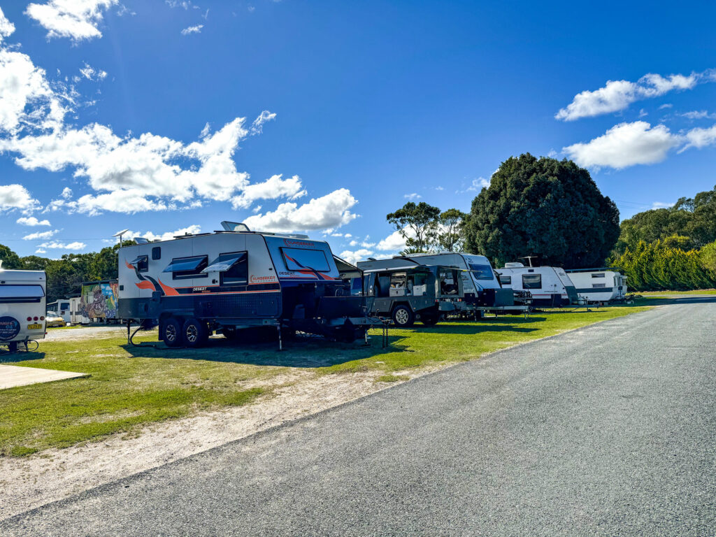 BlueTopaz Caravan Park Stanthorpe Powered Sites - Drive Through - Caravan Camping